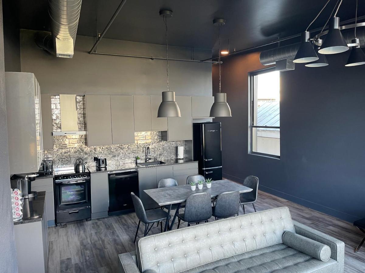Loft Escape With River Views! By Hollyhock *