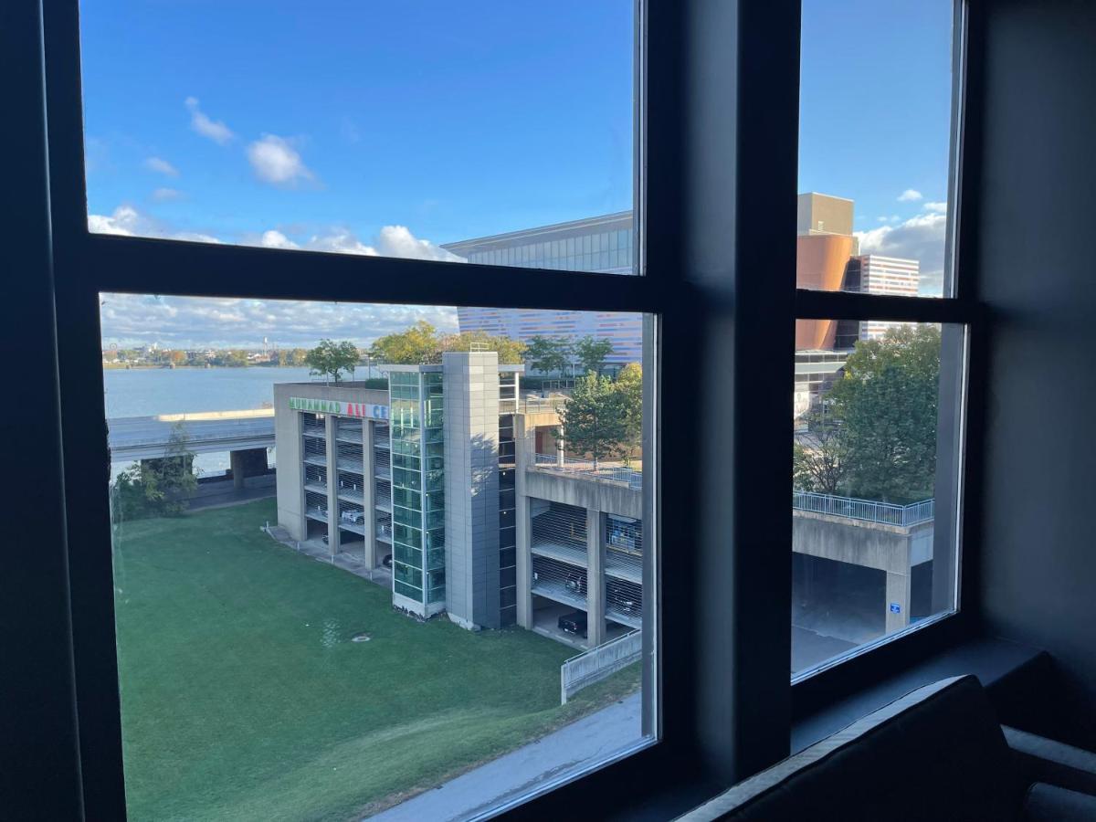 Loft Escape With River Views! By Hollyhock * Louisville