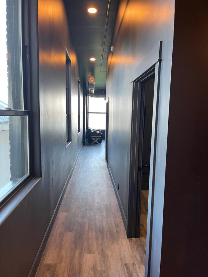 Loft Escape With River Views! By Hollyhock Apartment