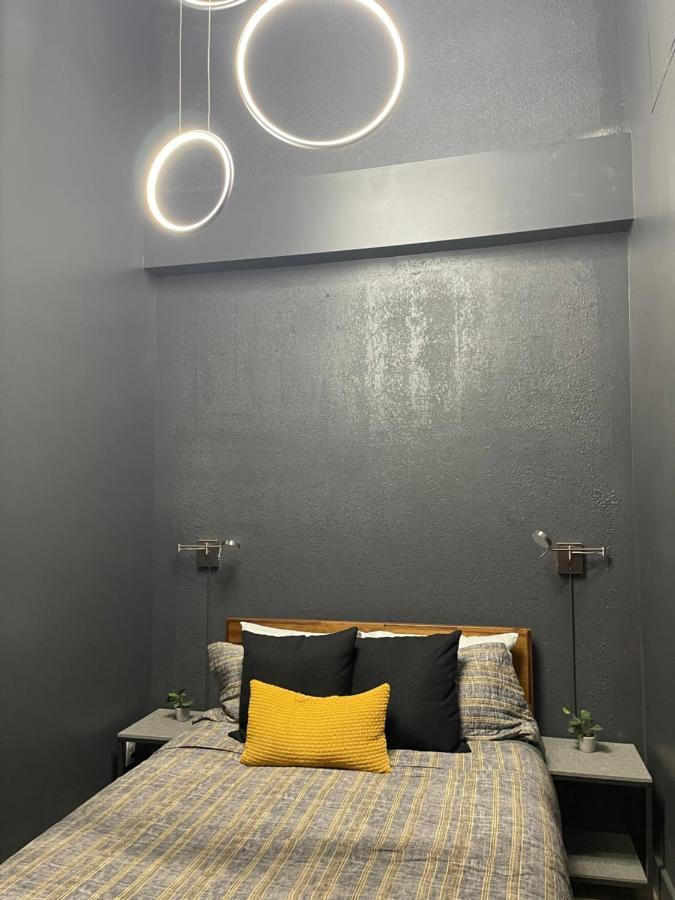 Loft Escape With River Views! By Hollyhock Apartment